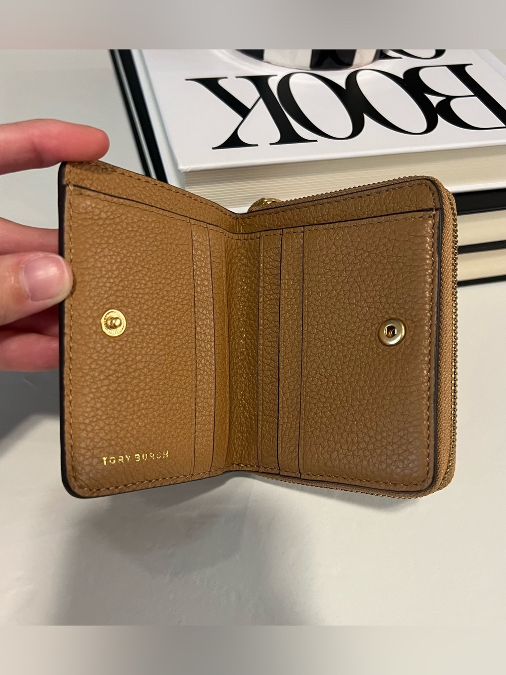 Tory Burch Britten Medium Bifold Wallet In Tiramisu - Picture 3 of 7